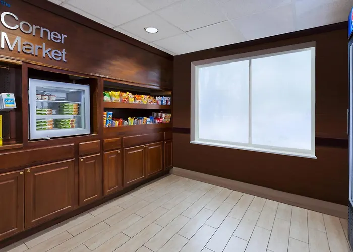 Top Hotels Near CMH Airport, Columbus