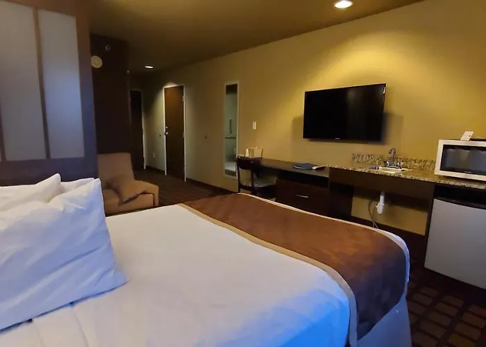 Top Hotels in Conway NH for Your Serene Getaway